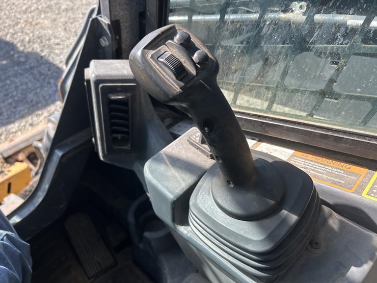deere-333g-image-43