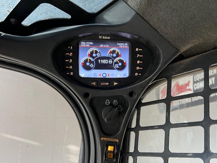 2017-bobcat-t870-image-30
