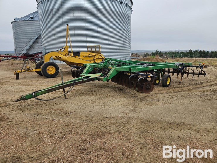 john-deere-510-image-1