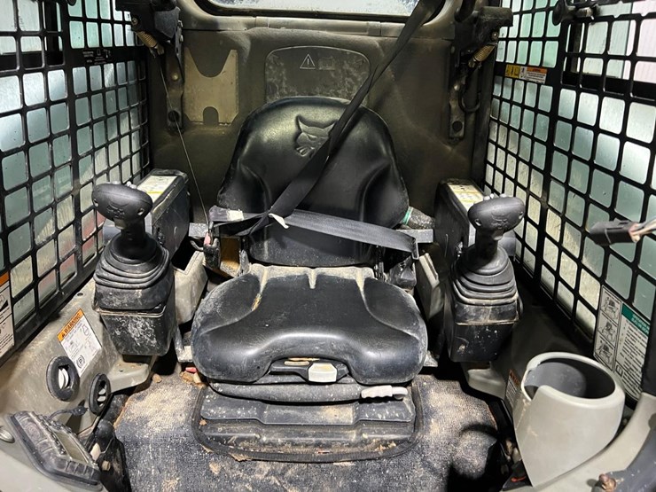 2015-bobcat-t770-image-21