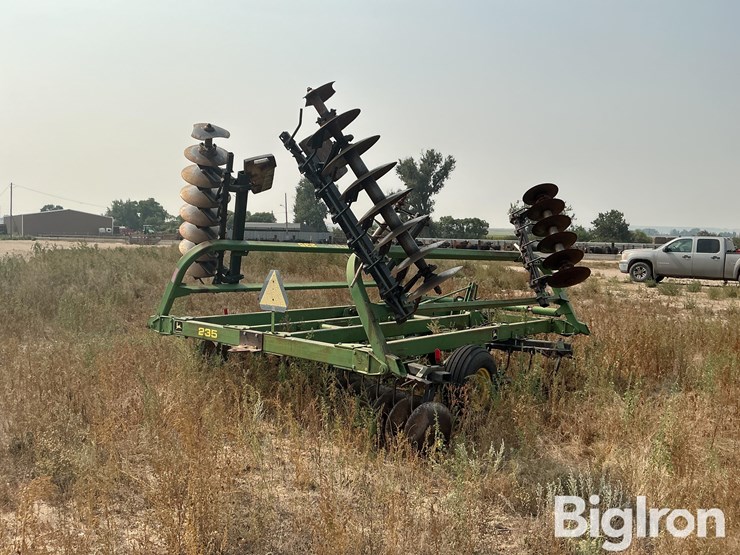 john-deere-235-image-5