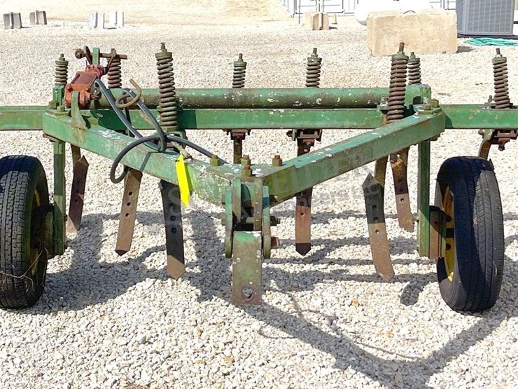 john-deere-10-image-8