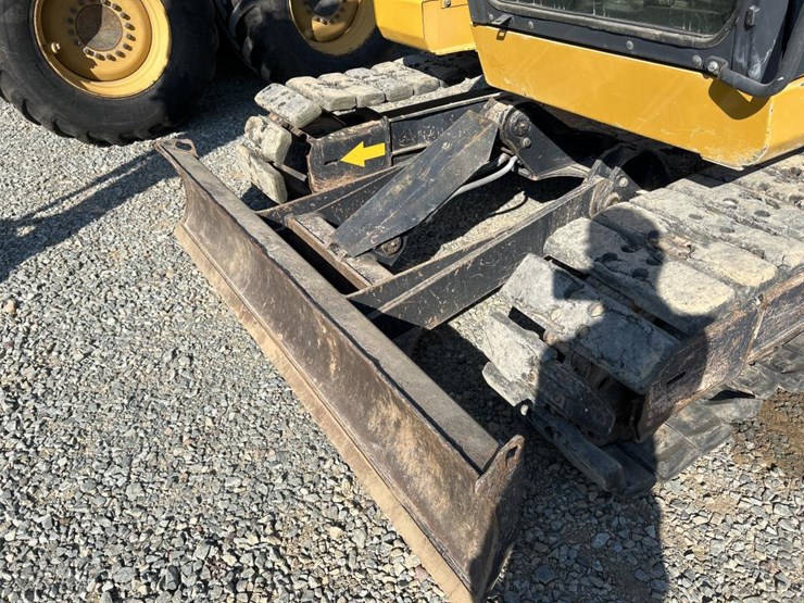 deere-75g-image-31