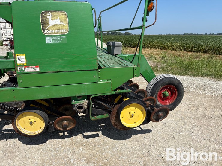 john-deere-750-image-16