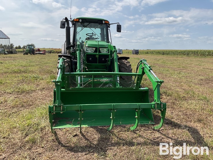 2015-john-deere-6125m-image-2