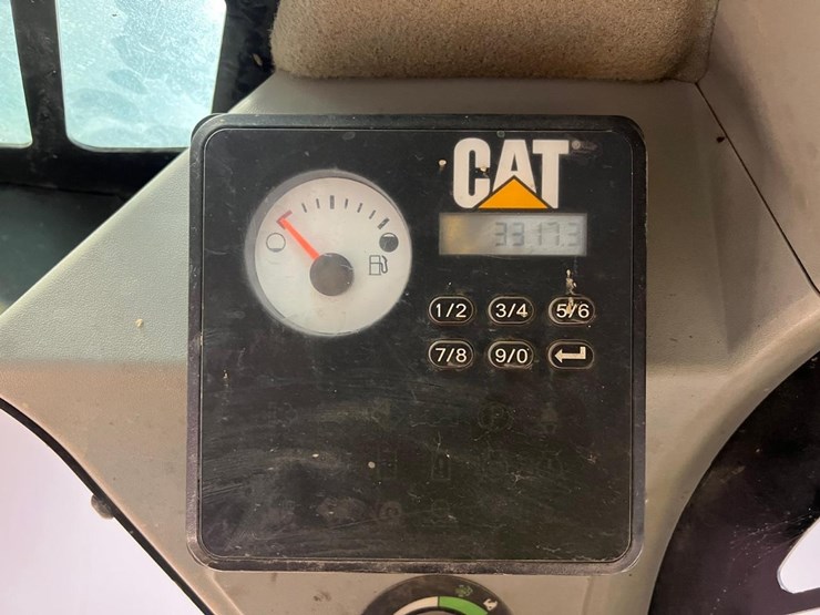 2016-caterpillar-259d-image-24