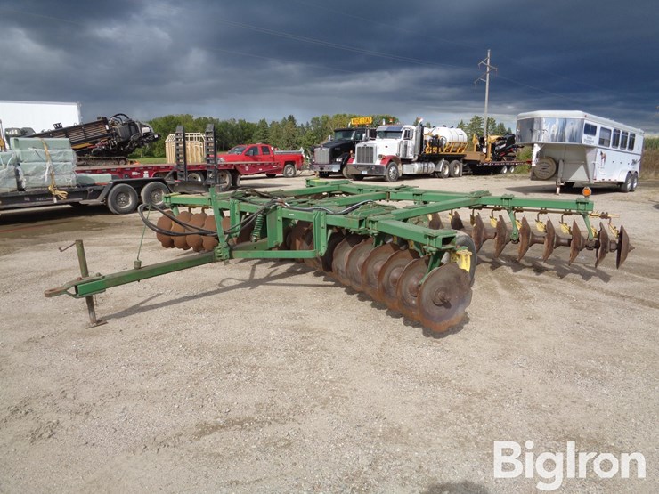 john-deere-1640-image-12