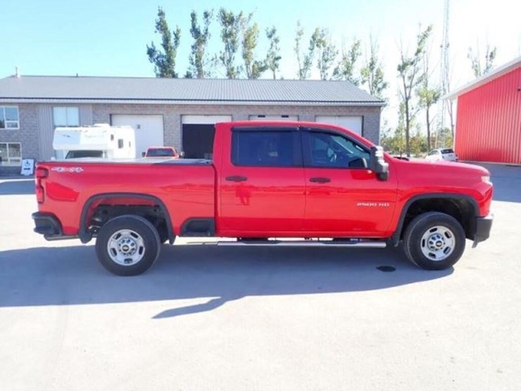 2022-chevrolet-silverado-2500-image-4