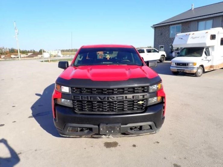 2022-chevrolet-silverado-1500-image-2