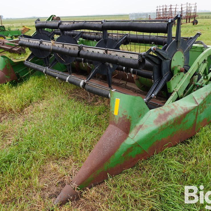 JOHN DEERE 213