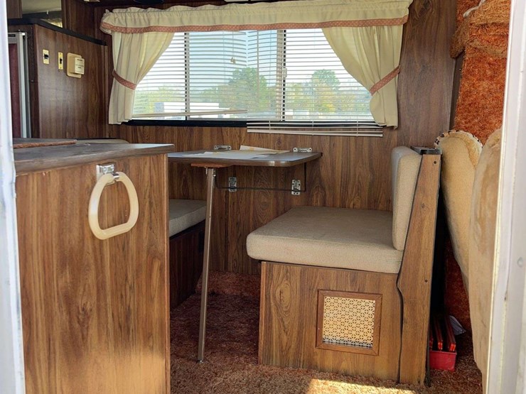 1980-sportsman-b-300-motorhome-image-18