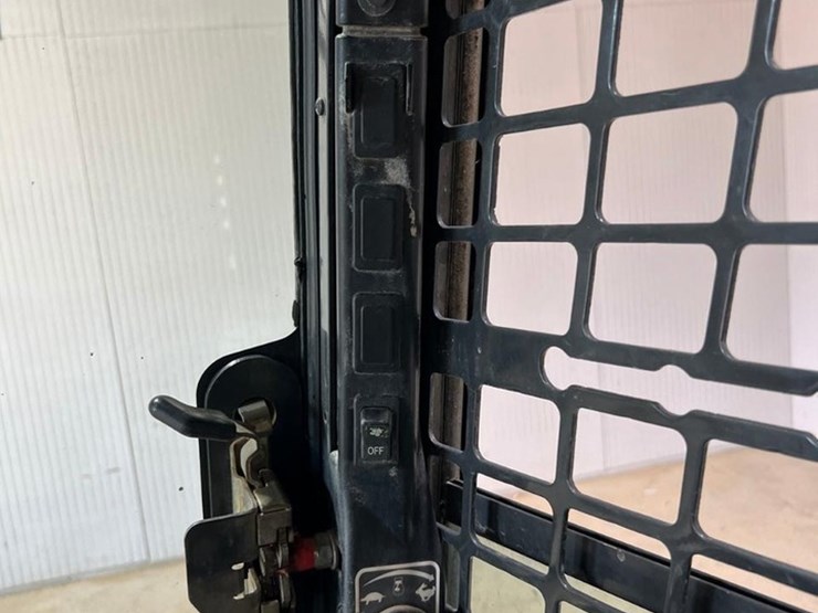 2019-bobcat-t870-image-30