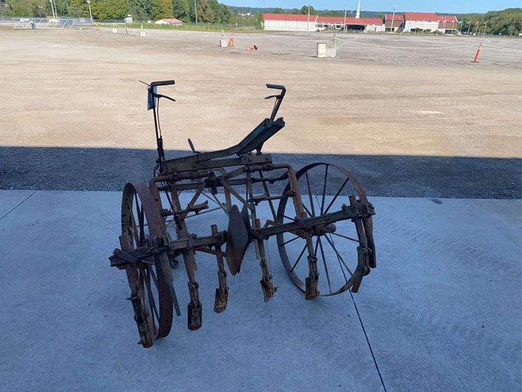 metal-horse-drawn-cultivator-image-5