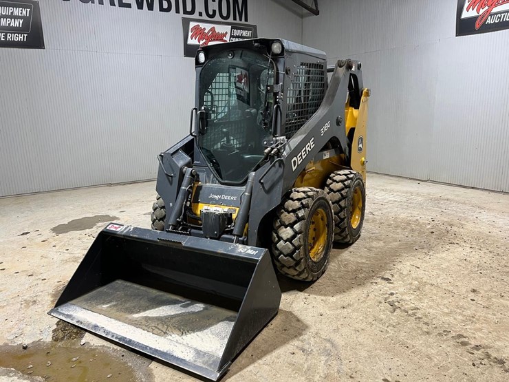 2016-deere-318g-image-27