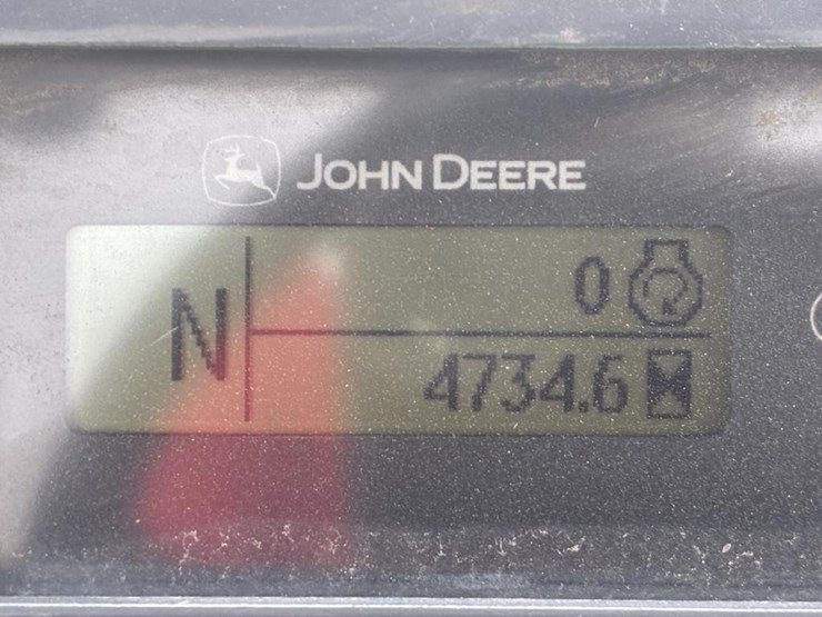 2015-deere-210l-image-23