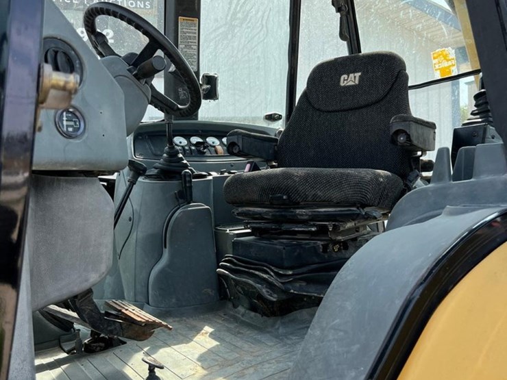 caterpillar-430d-image-24
