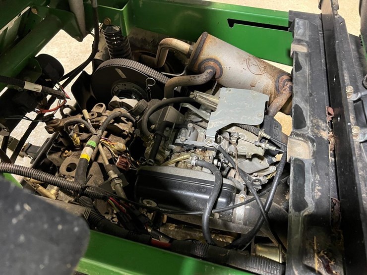 john-deere-gator-image-15