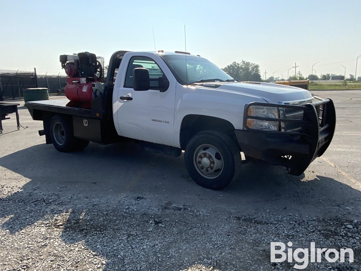 2013-chevrolet-silverado-3500-image-3