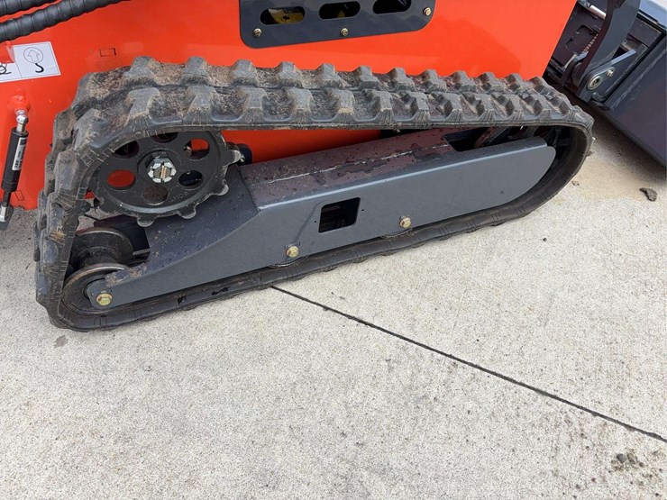 sdll10-mini-skid-loader-image-5