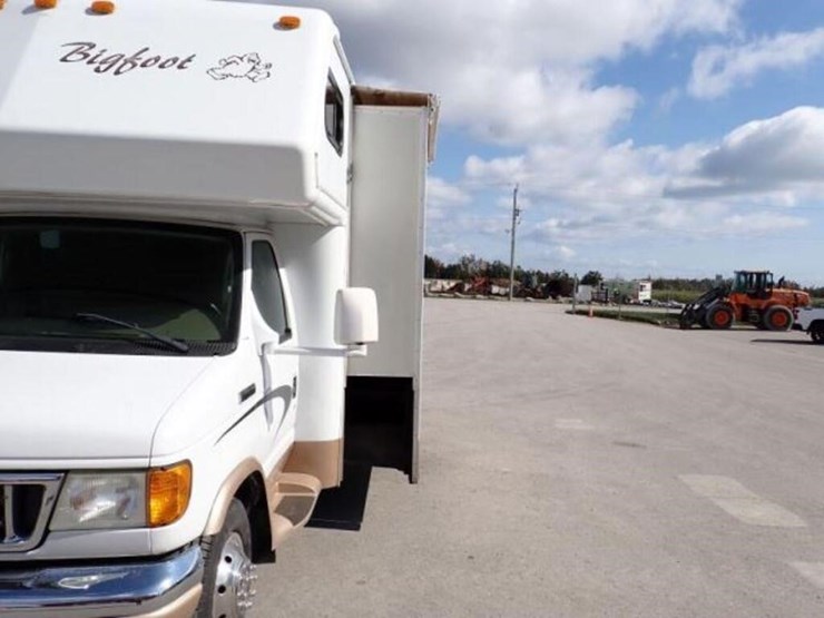 2007-big-foot-30mh26sl-26-ft-s/a-class-c-motorhome-image-11