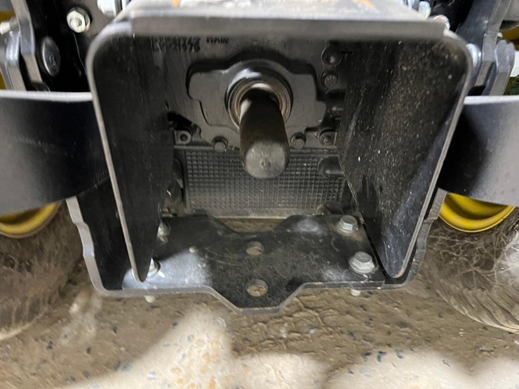 john-deere-1025r-image-16
