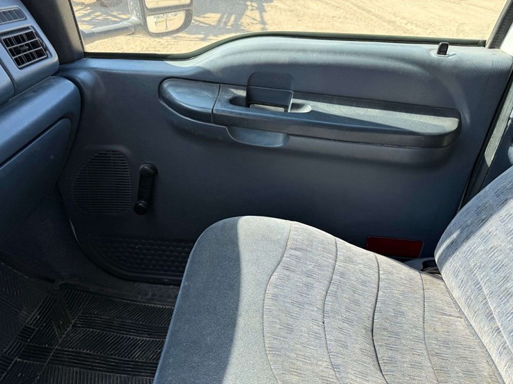 2000-ford-f350-image-36