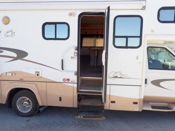2007-big-foot-30mh26sl-26-ft-s/a-class-c-motorhome-image-14