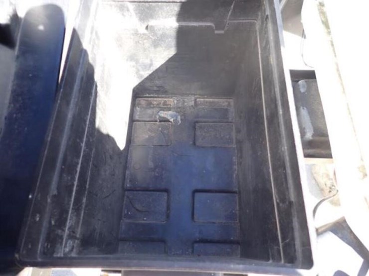 2012-skyline-nomad-t/a-travel-trailer-1se200r21cf0-image-119