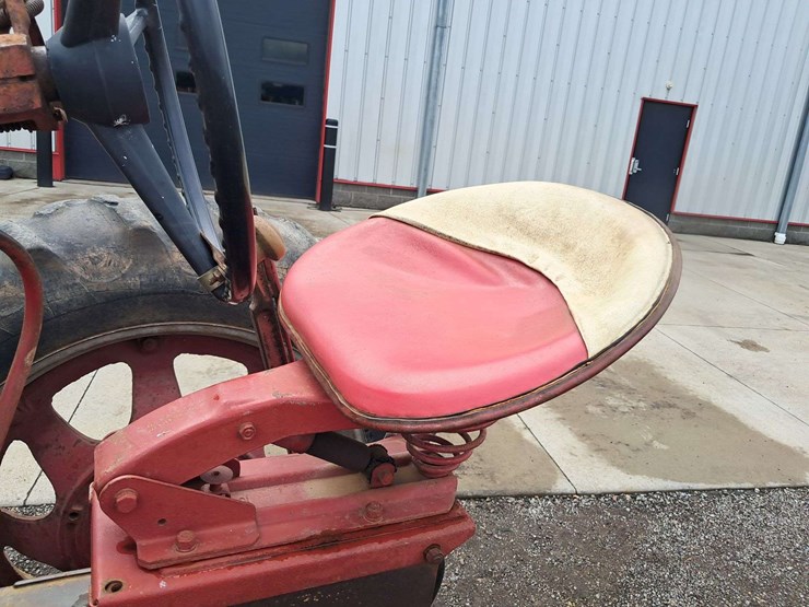 farmall-350-2wd-tractor-image-23