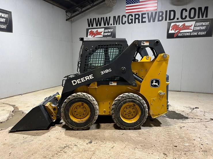2016-deere-318g-image-3