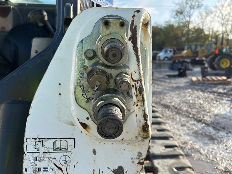 2017-bobcat-t740-image-11
