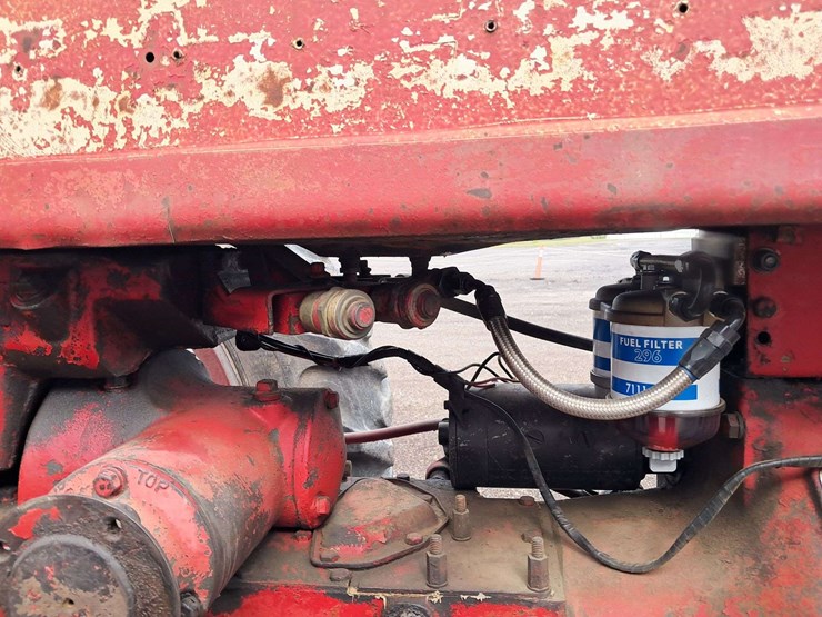 farmall-350-2wd-tractor-image-11