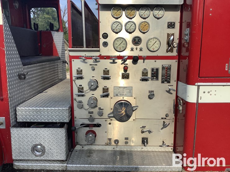 1981-mack-fire-apparatus-image-16
