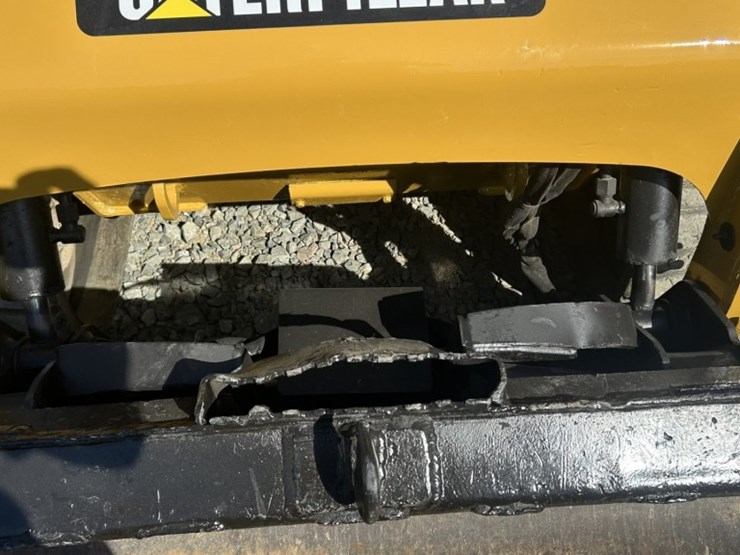 caterpillar-247b3-image-11