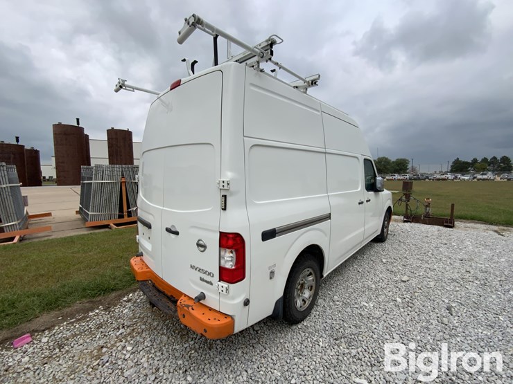 2017-nissan-nv2500-image-5