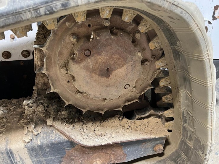 2021-bobcat-t770-image-15