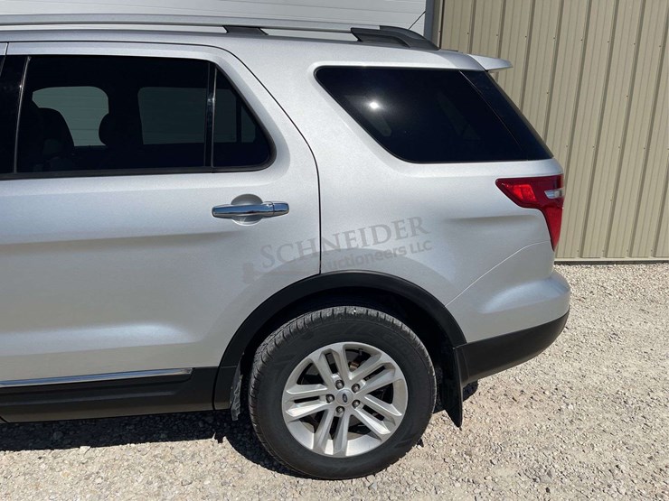 2013-ford-explorer-image-68
