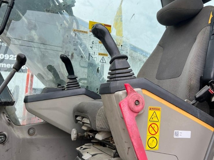 2016-volvo-ec160-image-30