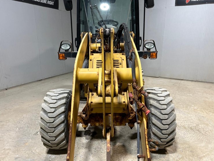 2021-caterpillar-903d-image-12