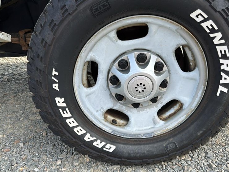 2012-chevrolet-2500-image-16