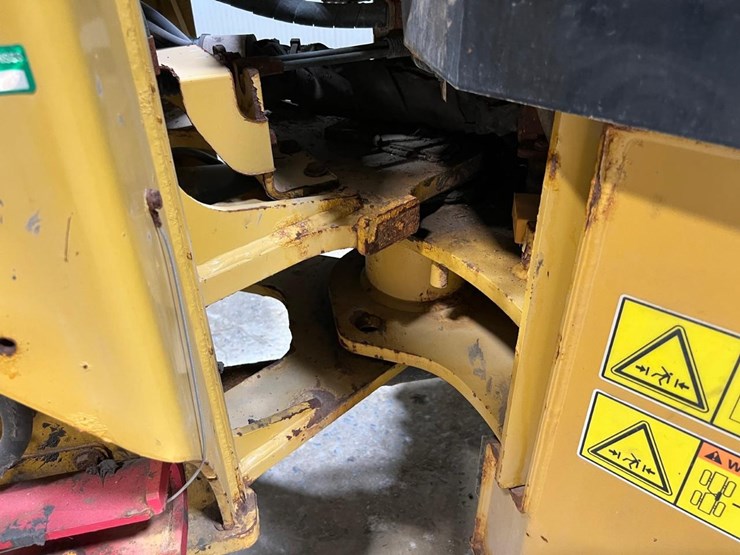 2021-caterpillar-903d-image-15