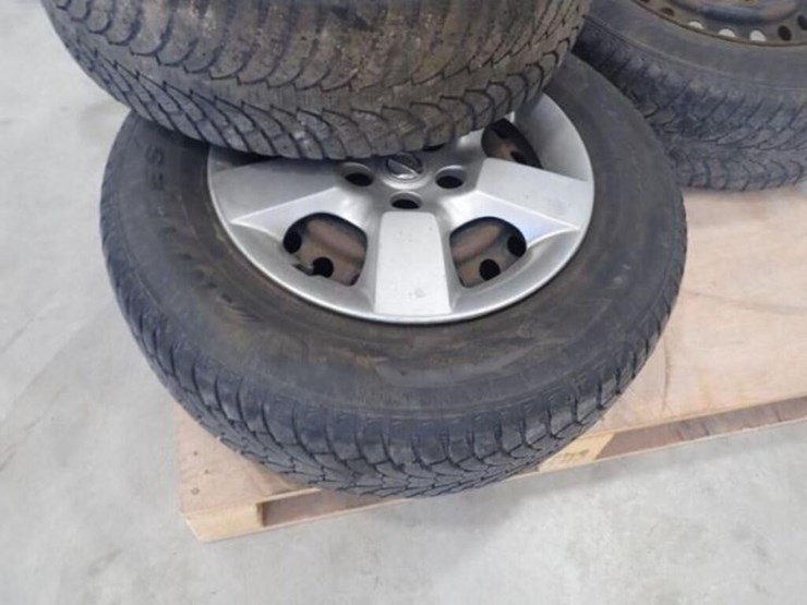 qty-of-(4)-antares-215/75r16-tires-&-rims-image-7
