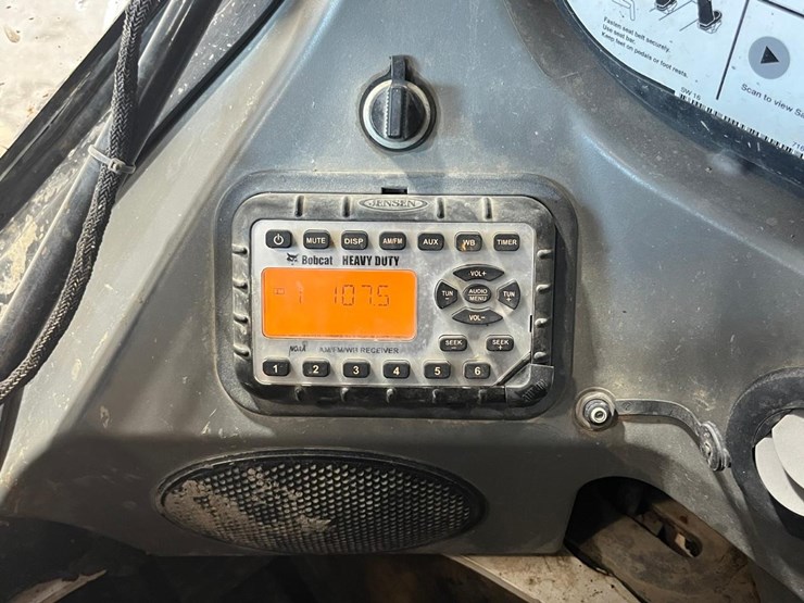 2019-bobcat-t870-image-35