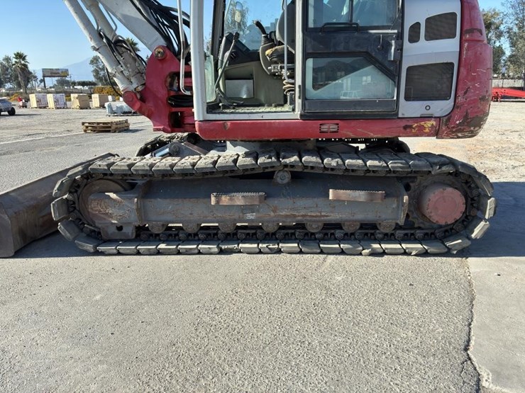 2017-takeuchi-tb2150-image-18