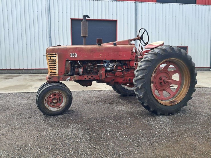 farmall-350-2wd-tractor-image-1