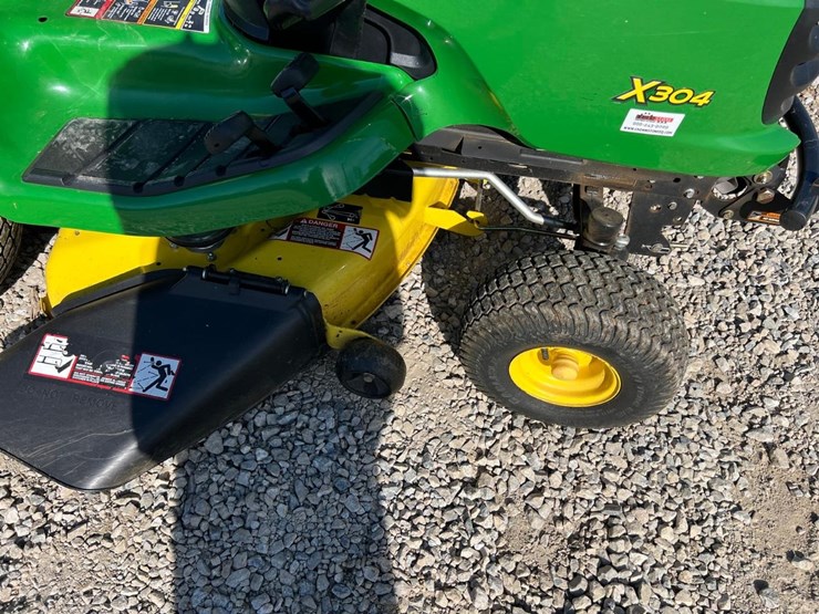 john-deere-x304-image-12