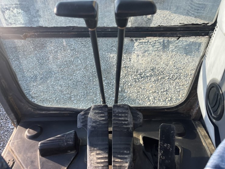 2012-komatsu-pc70-image-41