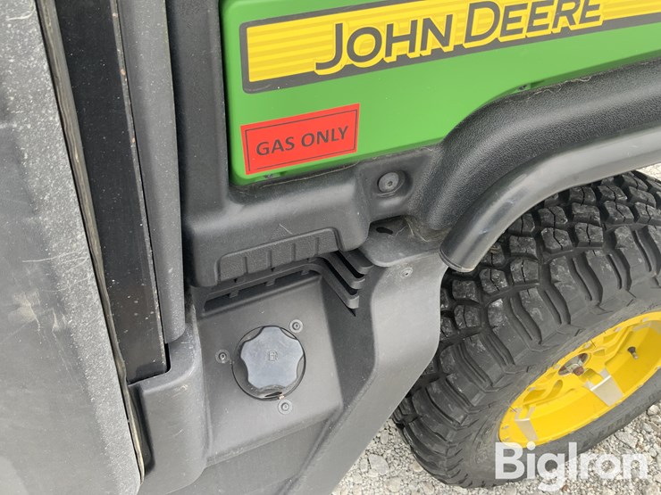 2018-john-deere-gator-image-13