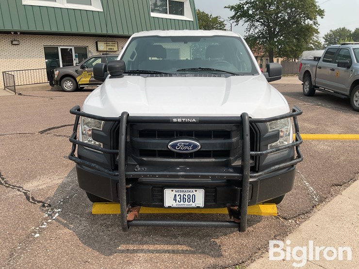 2016-ford-f150-xl-image-2