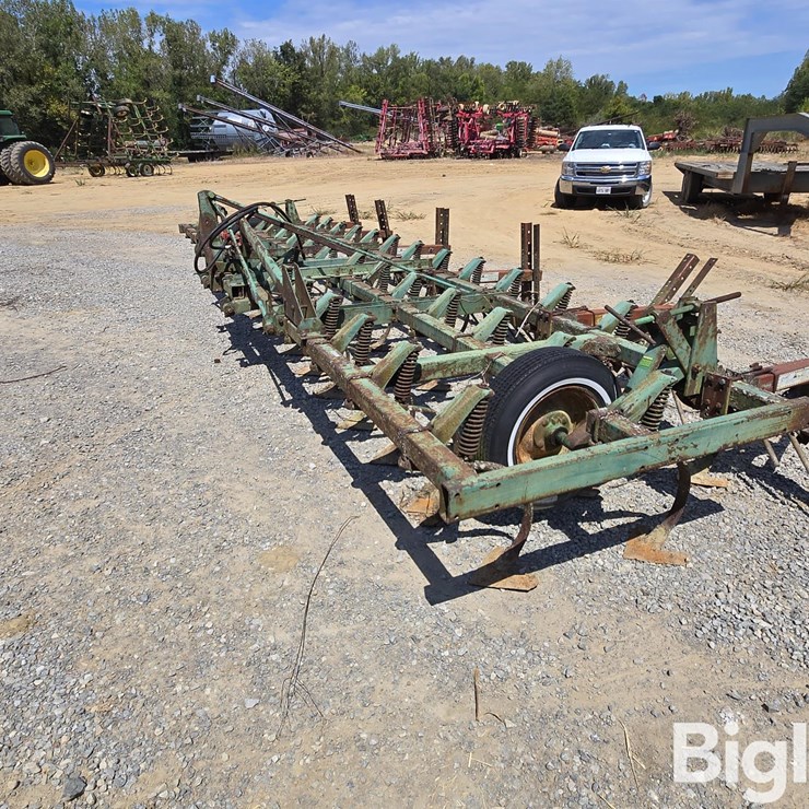 JOHN DEERE 1100